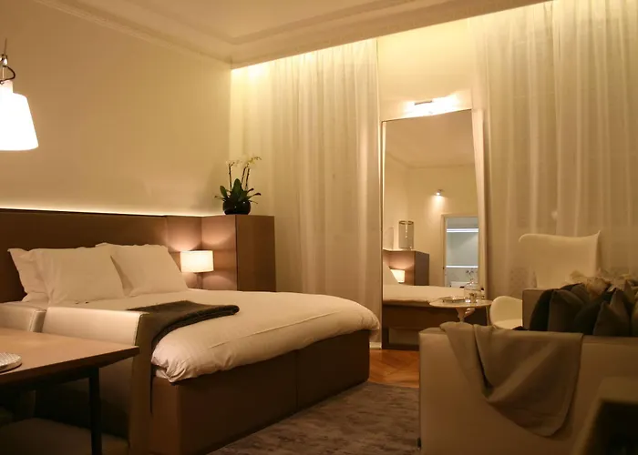 Cirque Deluxe Studio Apartment